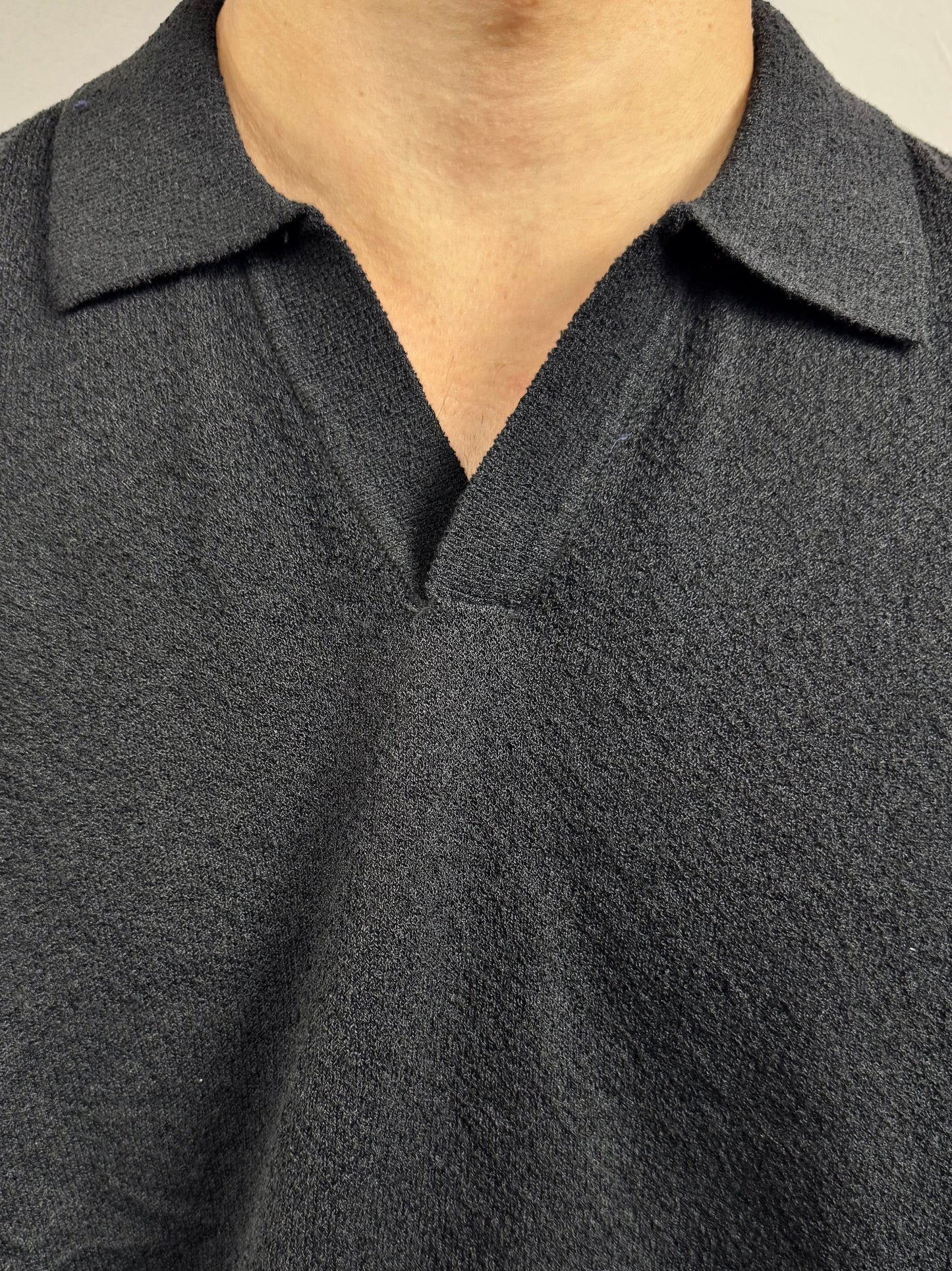 Polo scollo a V black